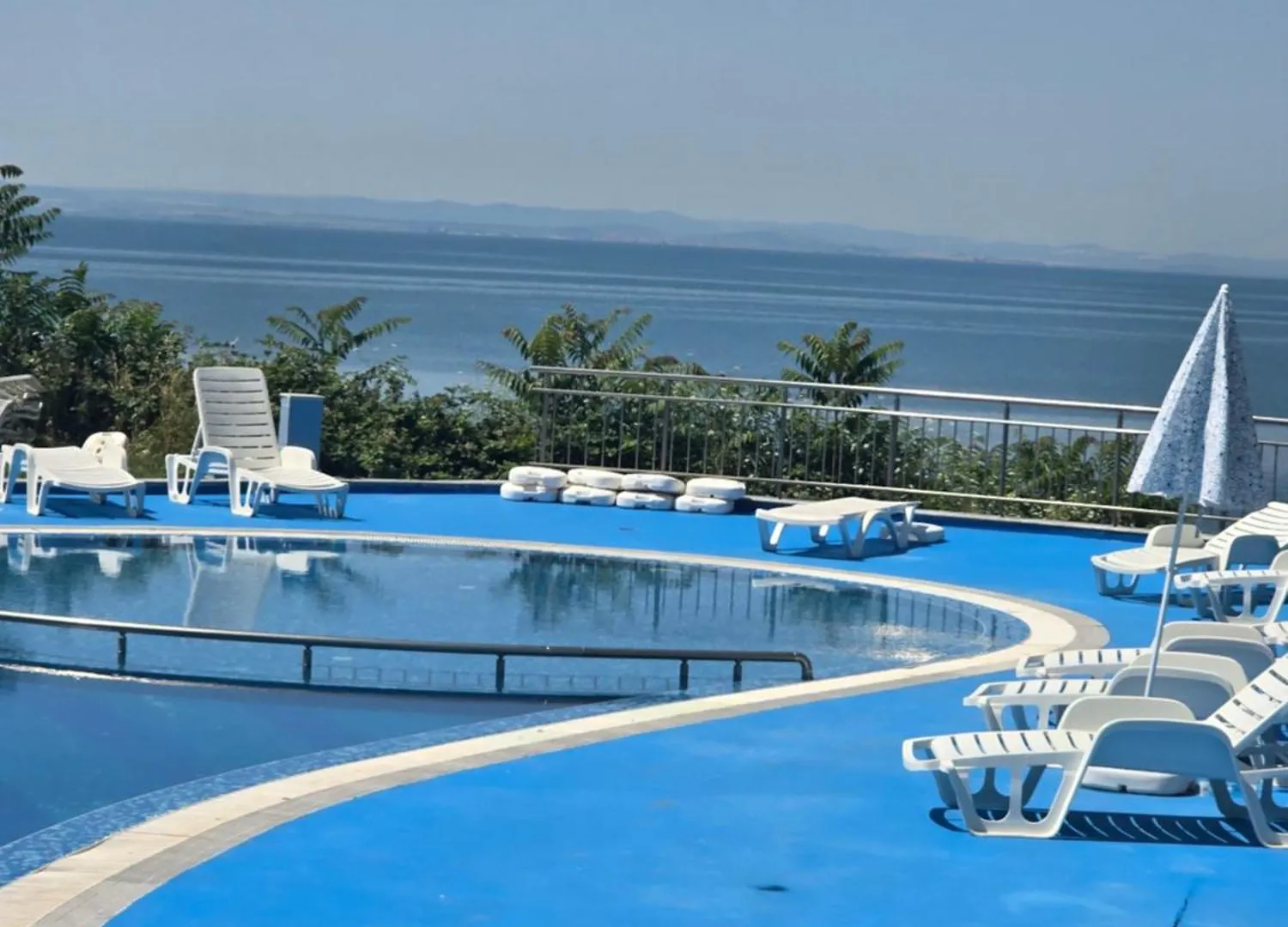 Pomorie Blue Bay Seaview Apartment